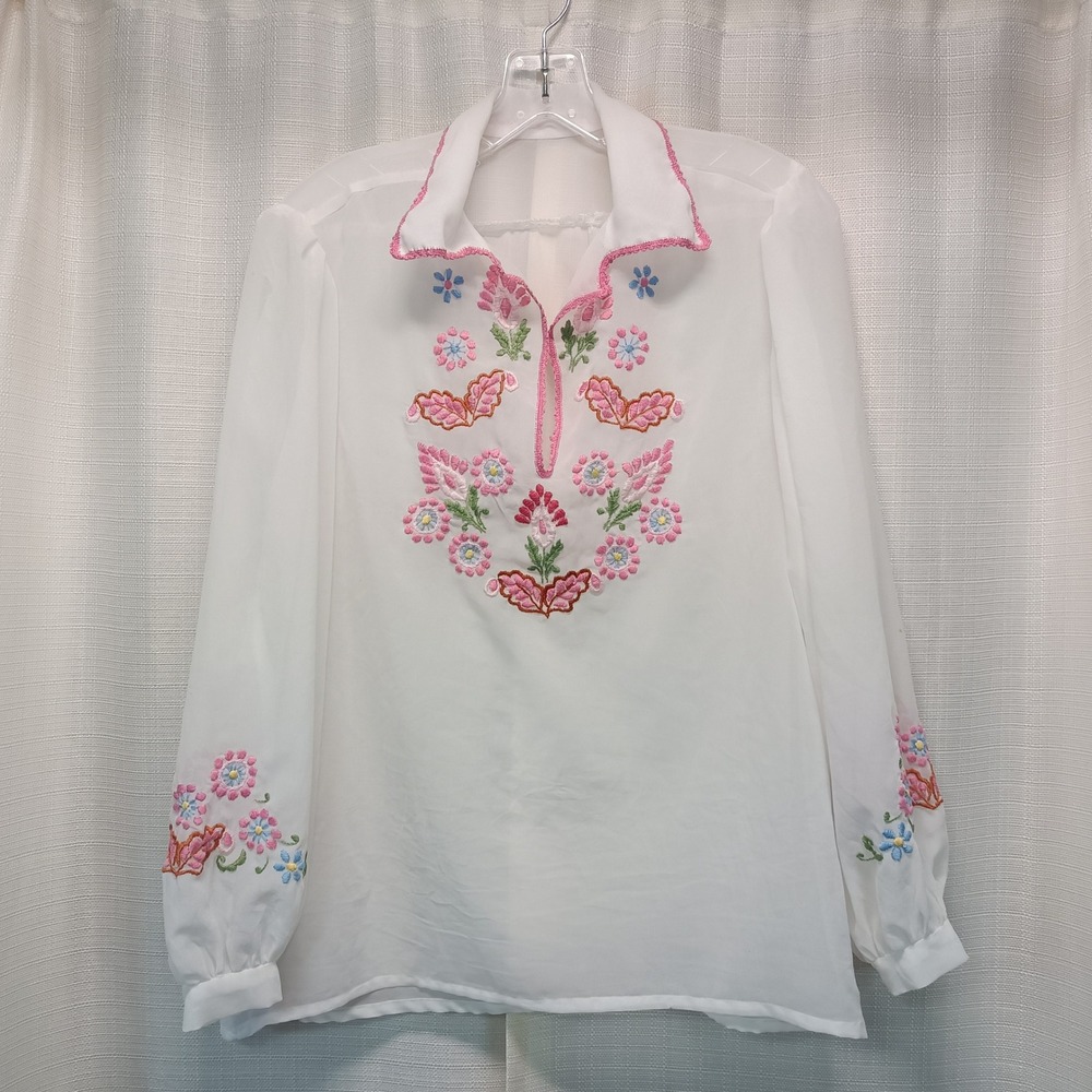 Vintage White Embroidered Floral Butterfly Blouse‎ Pink Crochet Trim Long Sleeve